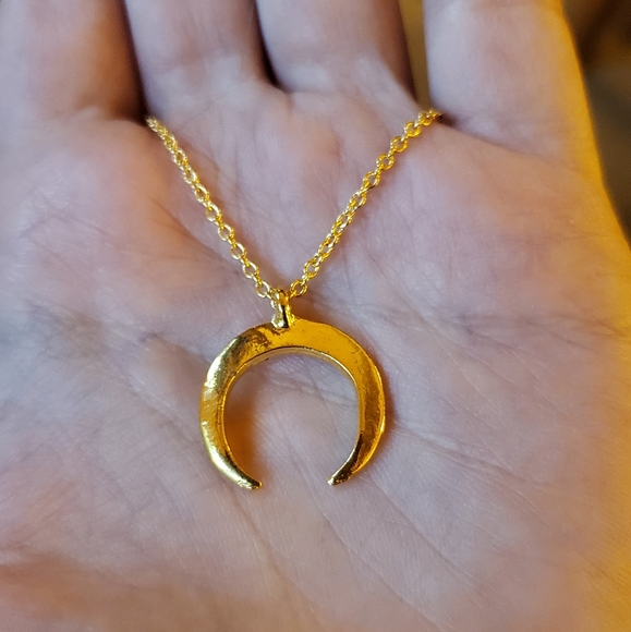 NWOT Gold Eclipse Necklace - Picture 5 of 5